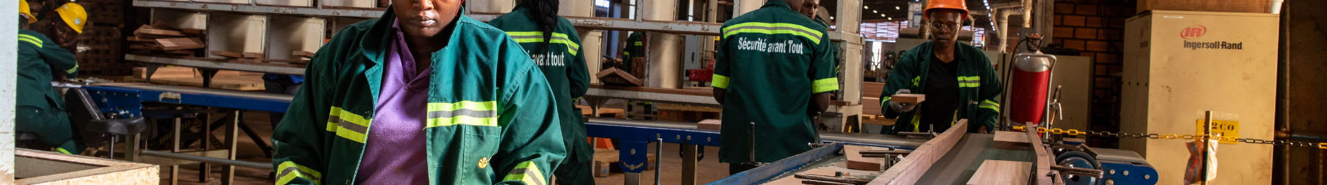 Worker at CIB Olam. Photo FSC Africa/ Jonathan Perugia